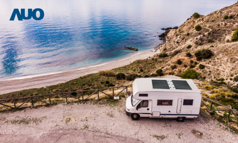 「可撓輕量化太陽光電板SunCurva」使用輕量特殊耐候型複合板取代傳統太陽能板的玻璃前板，不僅降低70%重量，每米平方僅3Kg；具有抗衝擊性能及通過電磁相容性測試，可應用於交通運輸工具，如露營車、遊艇等